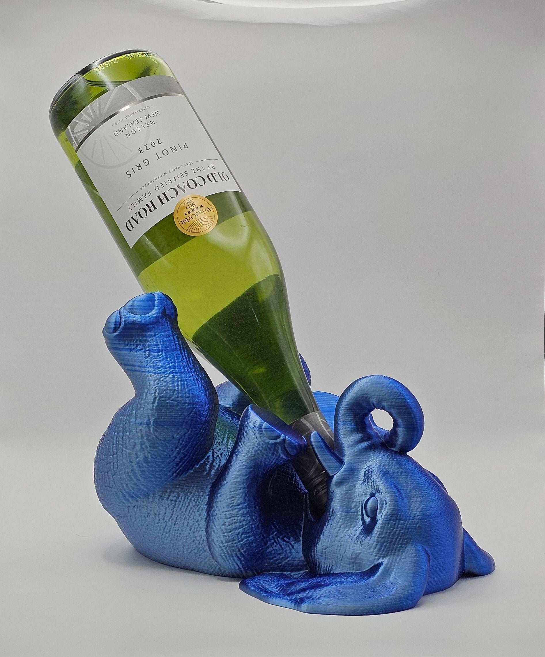 Weinflaschenhalter Elefant von distinct. – 3D-gedruckte Wein-Deko mit Flasche