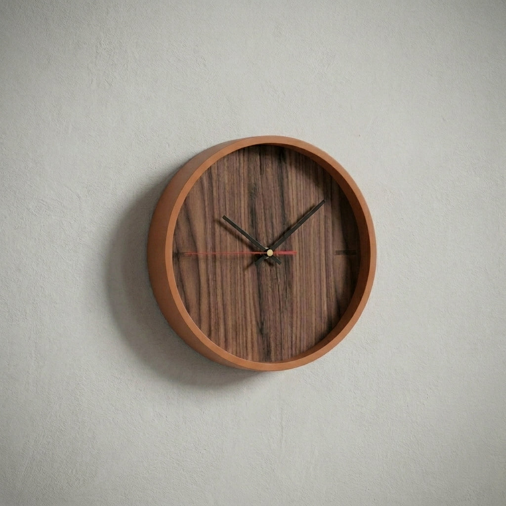 Wanduhr Chrona in der Farbe Karamell