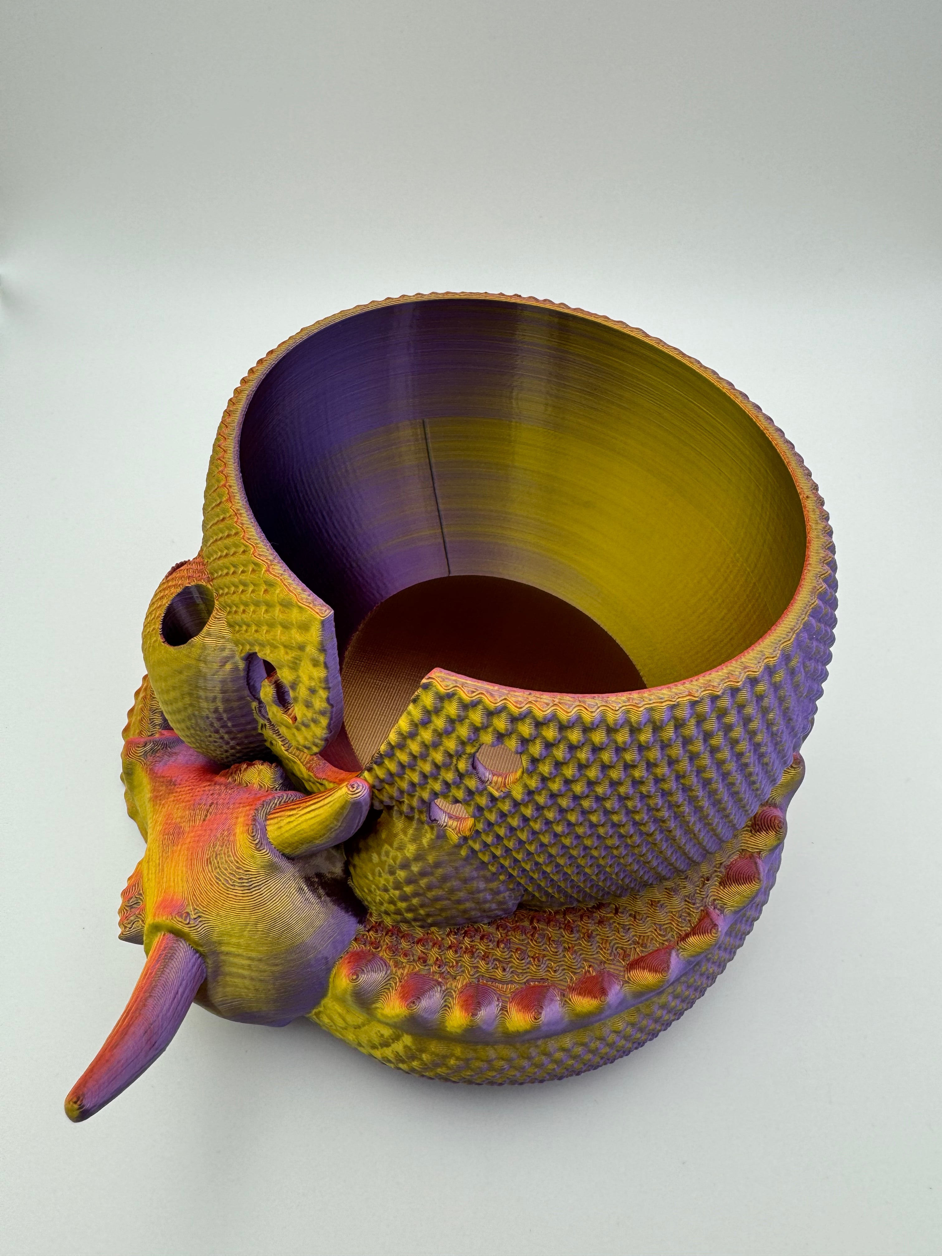 Garnschale Drache von distinct. – Detailansicht des Drachen-Designs