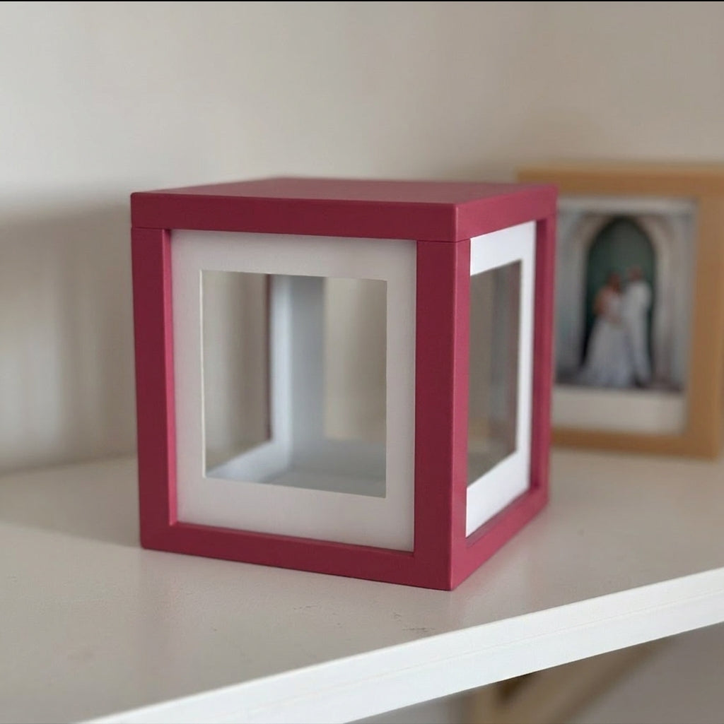 Instax Square Fotobox in der Farbe Waldbeere