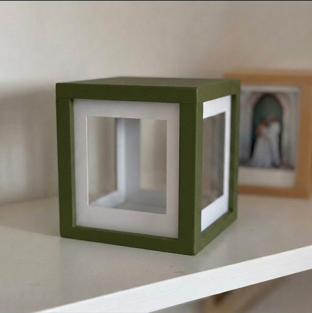 Instax Square Fotobox in der Farbe Olivgrün